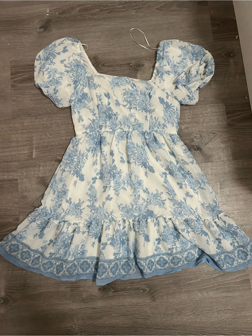 Blu Pepper White and Blue Floral Puff-Sleeve Dress